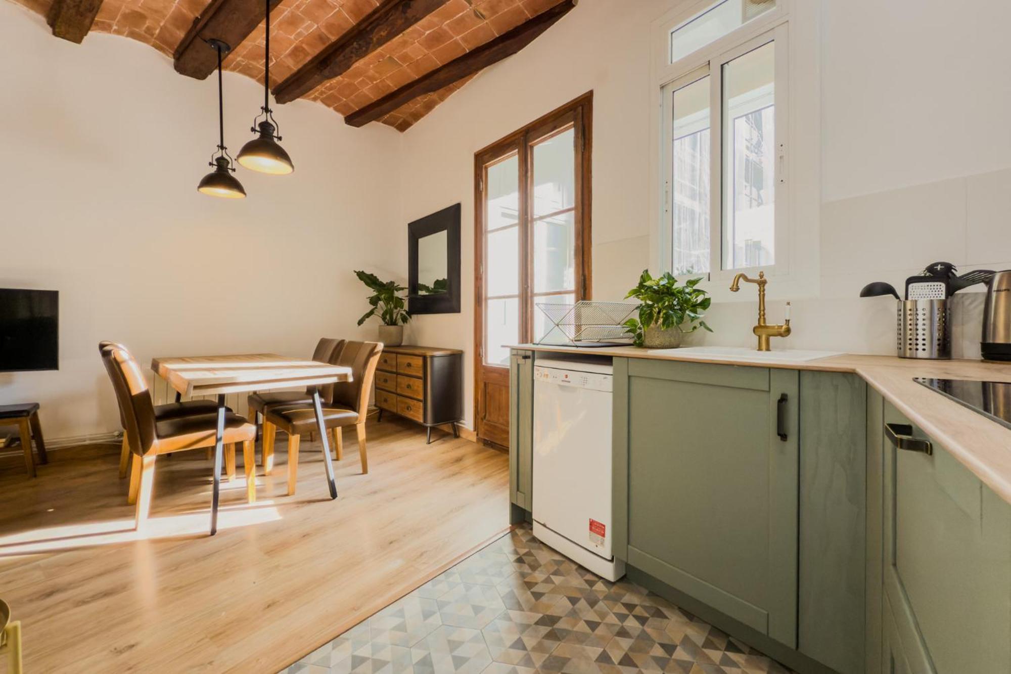 Magalhaes - Trad Flat In Poble Sec, Near Ramblas — Photos 3